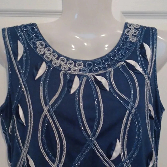 💙🏍dark blue top with sparkly applique embroidery - Picture 4 of 8